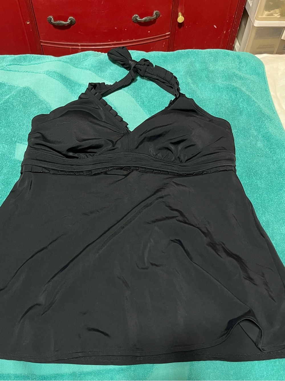 Black Halter Swim Tankini Top - Women
15-01